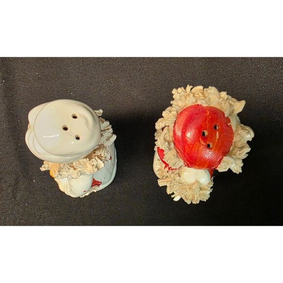 Vintage MCM Napco Spaghetti Trim Santa & Mrs. Claus Salt & Pepper Shaker Set - Picture 5 of 11